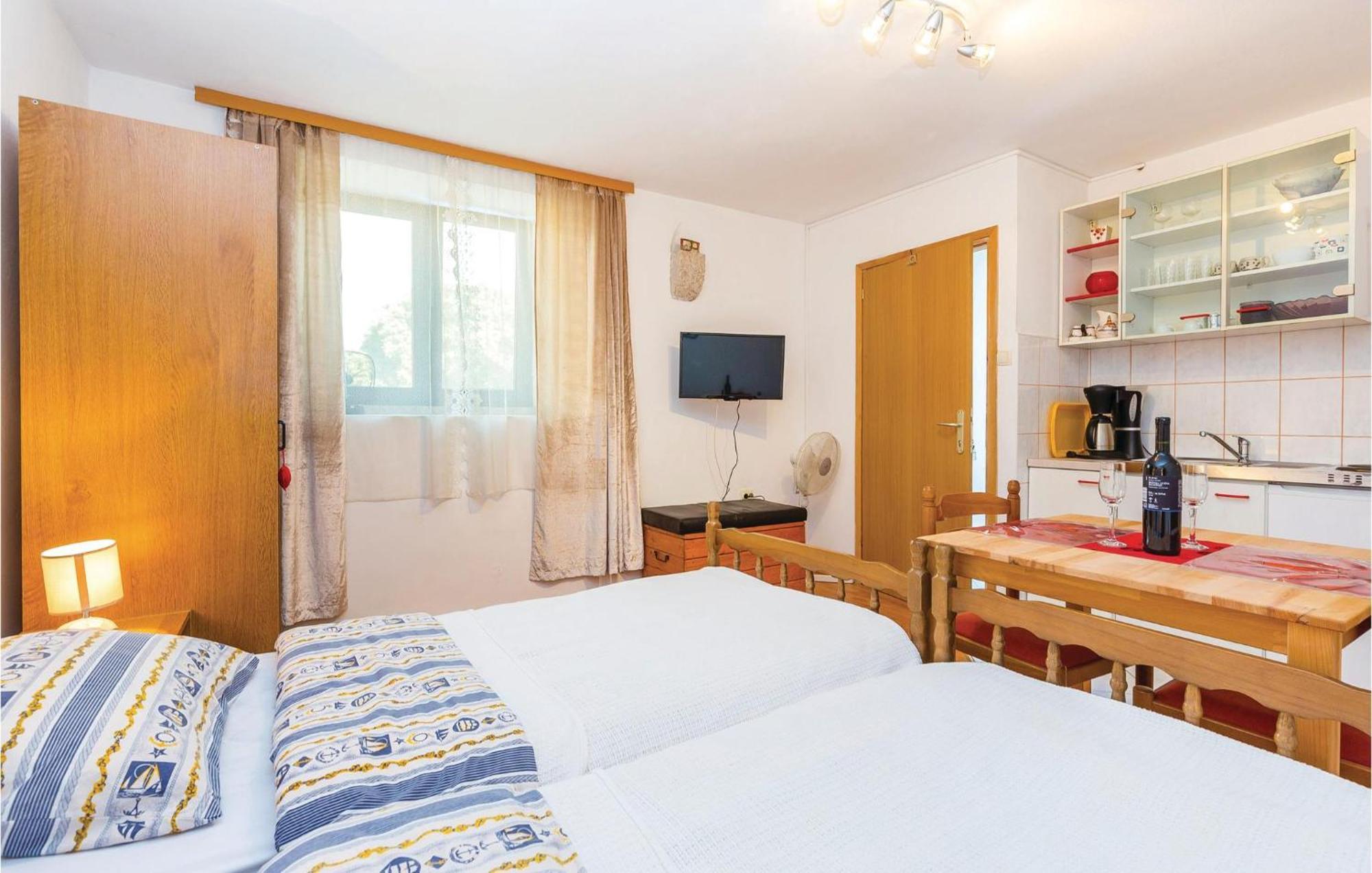 Stunning Apartment In Bakar With Kitchen מראה חיצוני תמונה